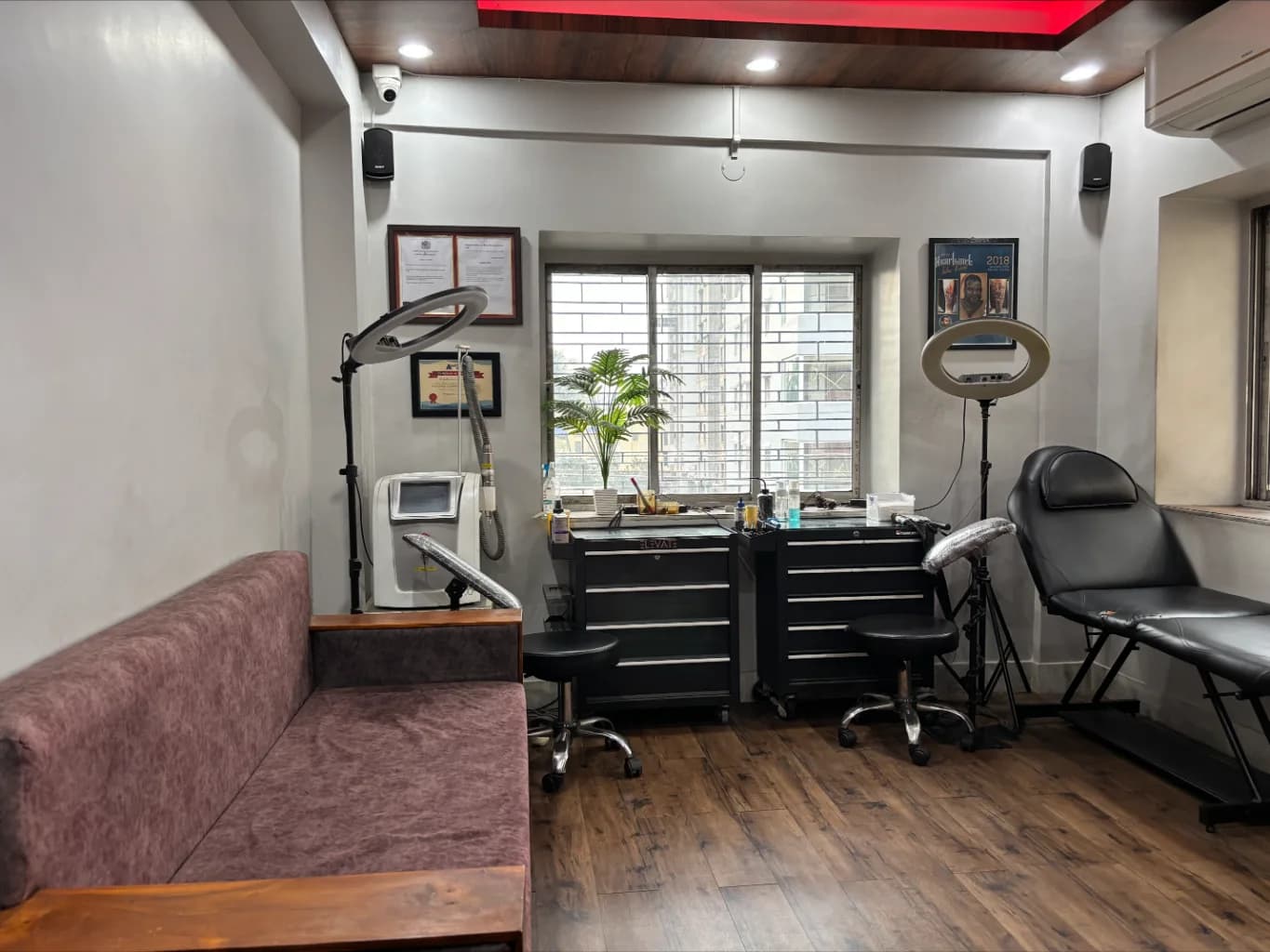 Master Studio Room & Aseptic Procedure Suite