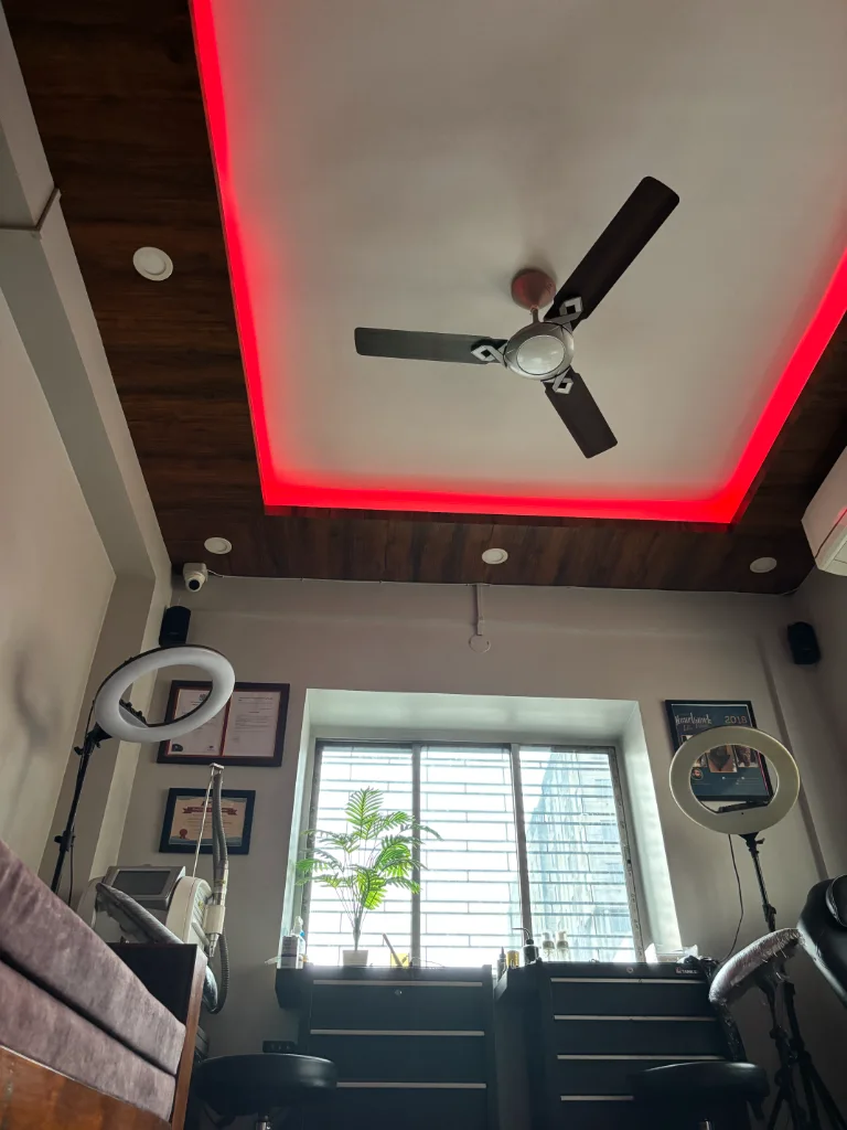 Acoustic Wood Ceiling & Mood Illumination